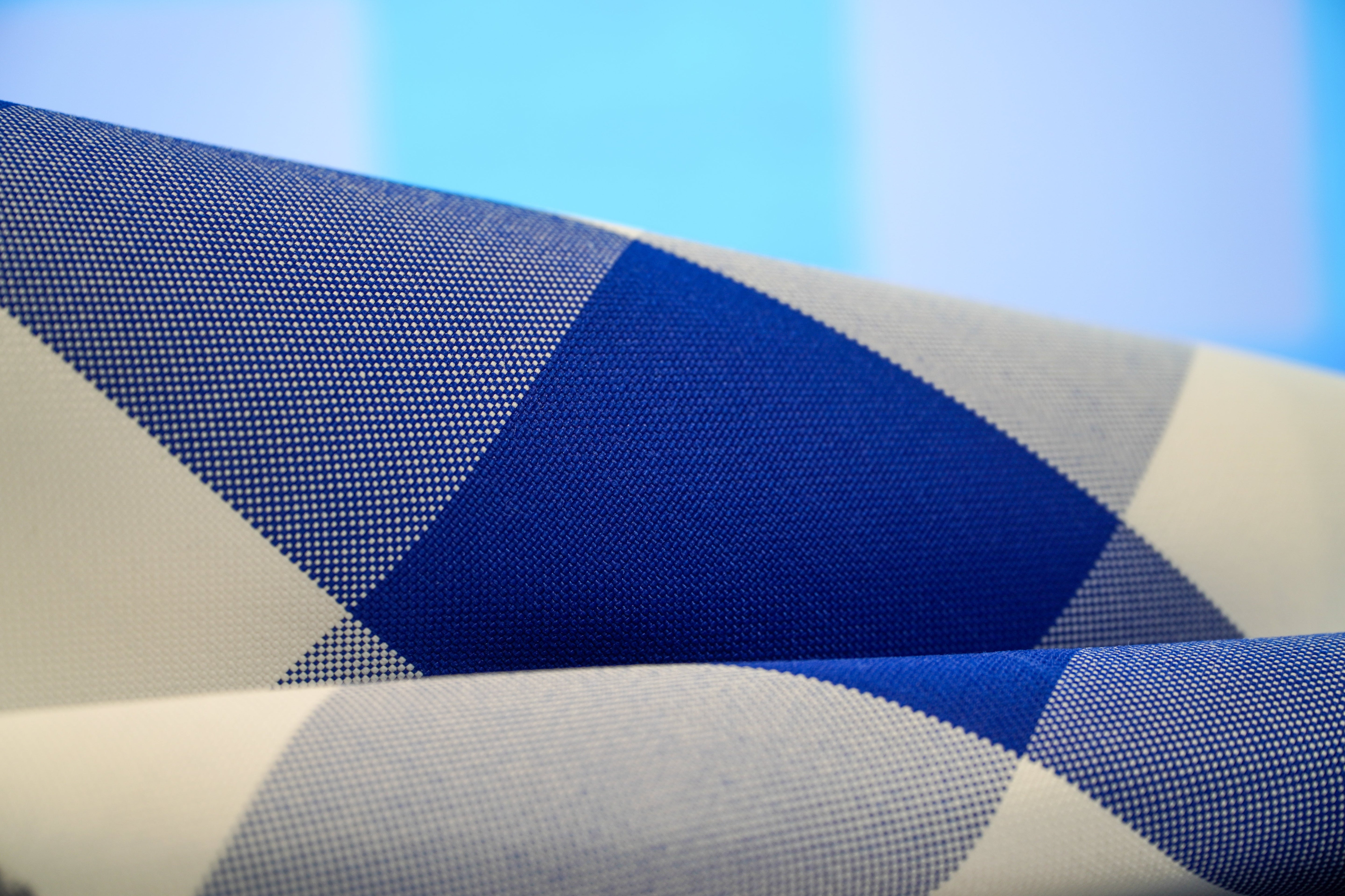 SIRELLA BIG CHECK Mede outdoor fabrics Premium outdoor fabric with waterproof and UV-protective features.